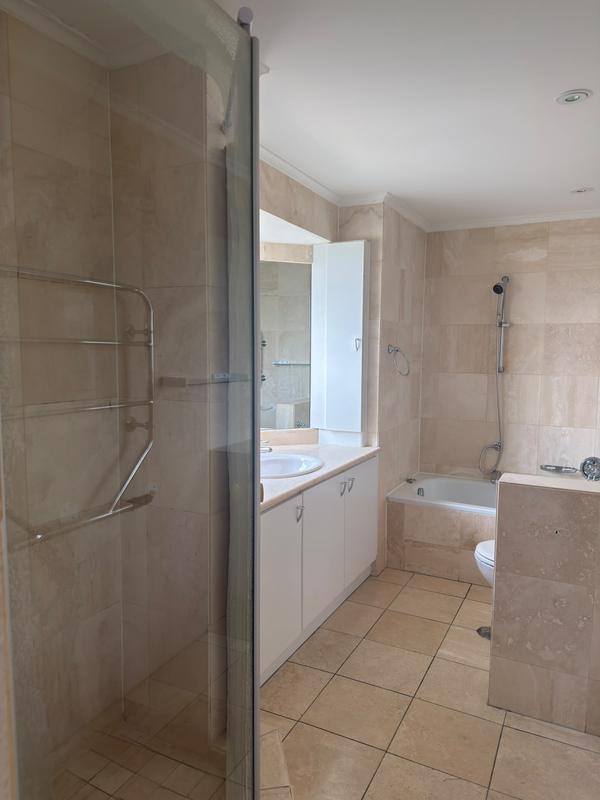 To Let 3 Bedroom Property for Rent in Sea Point Western Cape